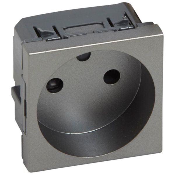 572520 Socket - French - 2P shuttered - 10/16 A - 2 modules - Magnesium