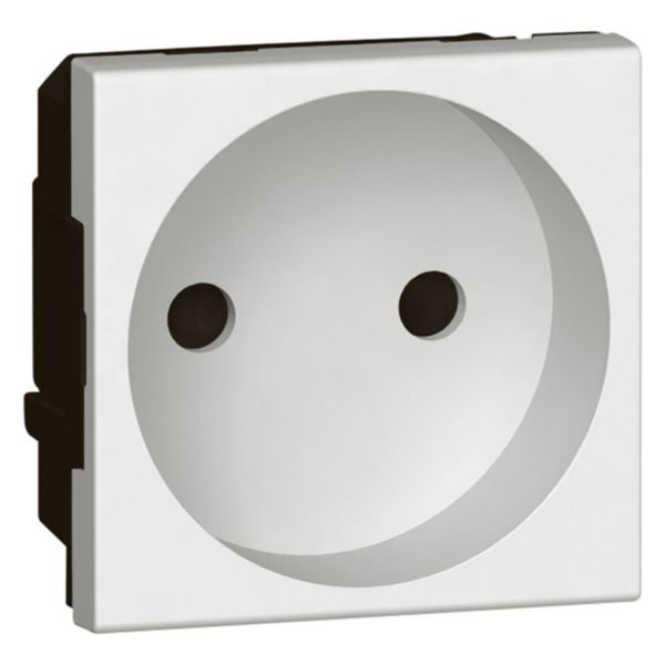 572020  Socket - French - 2P shuttered - 10/16 A - 2 modules - White